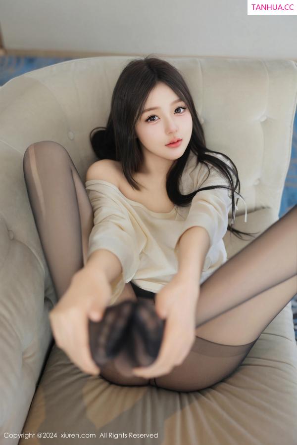   [XiuRen]高清写真图 2024.08.30 No.9089 柚柚小奶瓶 黑丝美腿第38张图片